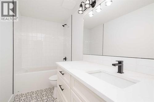 332 Rivergrove Chase W, Lethbridge, AB - Indoor Photo Showing Bathroom