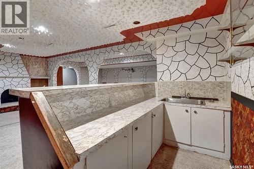 219 Mccarthy Boulevard N, Regina, SK - Indoor Photo Showing Kitchen