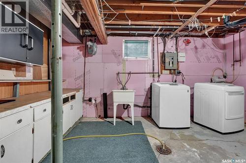 219 Mccarthy Boulevard N, Regina, SK - Indoor Photo Showing Laundry Room
