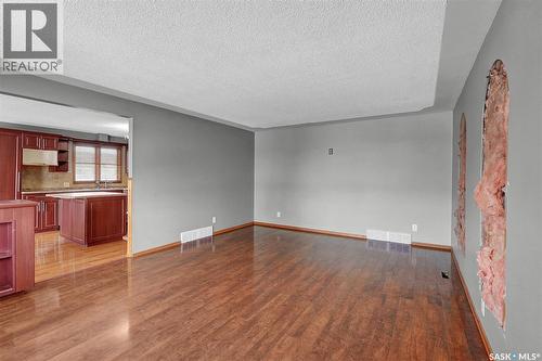 219 Mccarthy Boulevard N, Regina, SK - Indoor