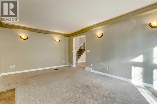 83 Hawkfield Crescent Nw, Calgary, AB - Indoor Photo Showing Other Room