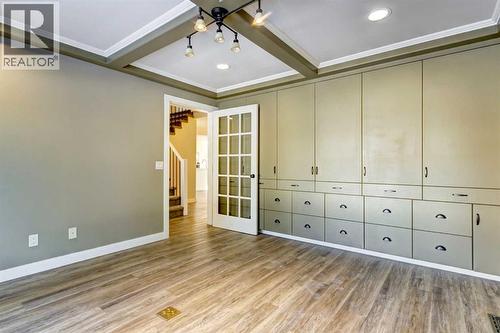 83 Hawkfield Crescent Nw, Calgary, AB - Indoor Photo Showing Other Room