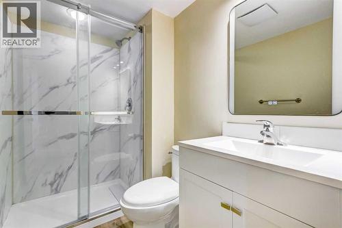 83 Hawkfield Crescent Nw, Calgary, AB - Indoor Photo Showing Bathroom
