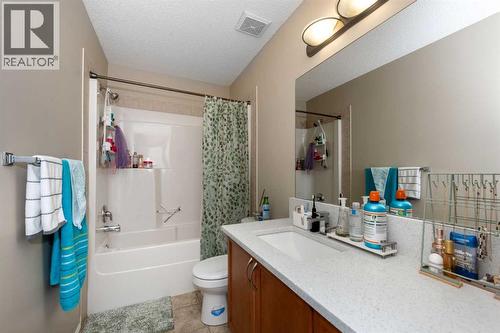 212 Silverado Range Heights Sw, Calgary, AB - Indoor Photo Showing Bathroom