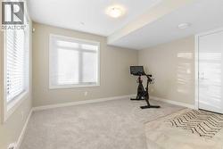 Flex room, 2 large windows - 
