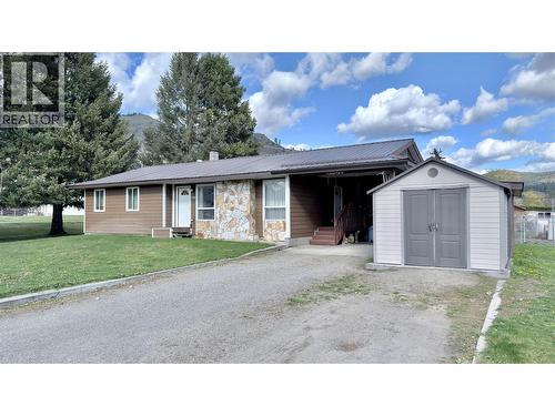 570 Eholt Street, Midway, BC - Outdoor