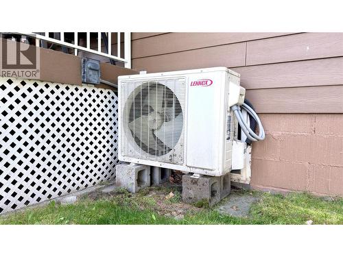 570 Eholt Street, Midway, BC - Outdoor