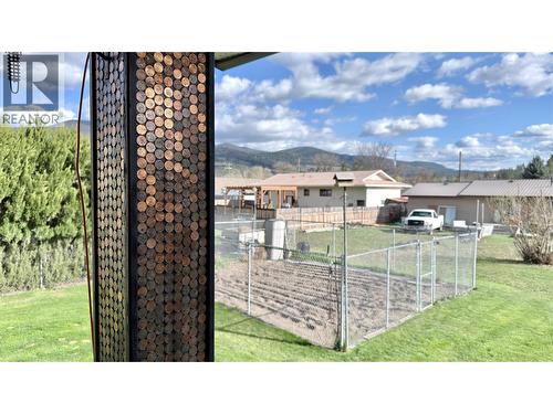 570 Eholt Street, Midway, BC - Outdoor