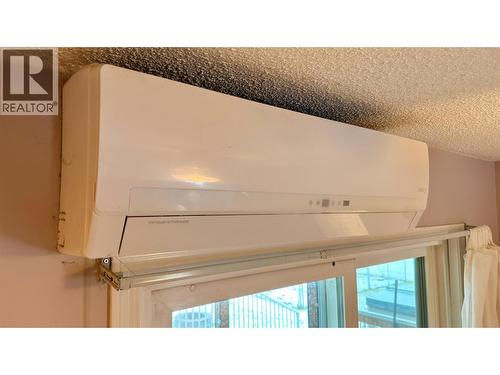570 Eholt Street, Midway, BC - Indoor