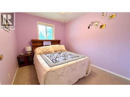 570 Eholt Street, Midway, BC - Indoor Photo Showing Bedroom
