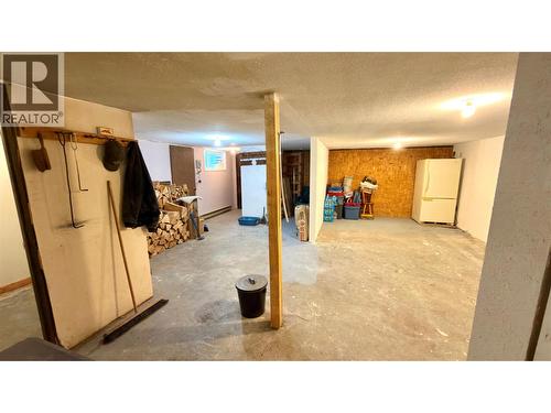 570 Eholt Street, Midway, BC - Indoor