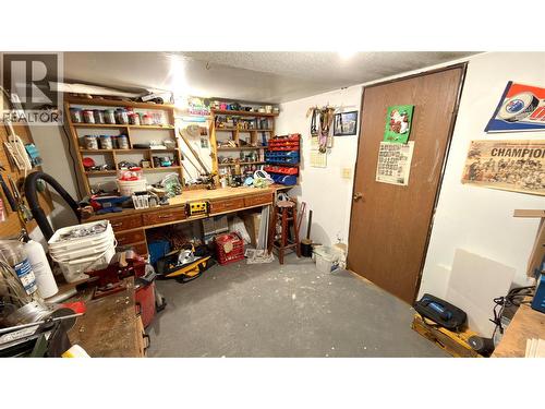 570 Eholt Street, Midway, BC - Indoor