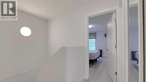 559 Abinger Road Ne, Calgary, AB - Indoor