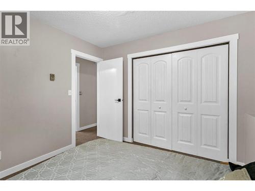 Large closet area - 588 Mccurdy Road, Kelowna, BC - Indoor