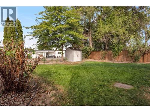 Large End Unit with huge backyard and storage shed. - 588 Mccurdy Road, Kelowna, BC - Outdoor