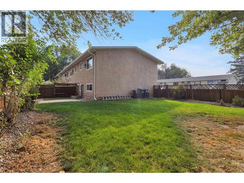 Huge corner fenced yard - 588 Mccurdy Road, Kelowna, BC - Outdoor