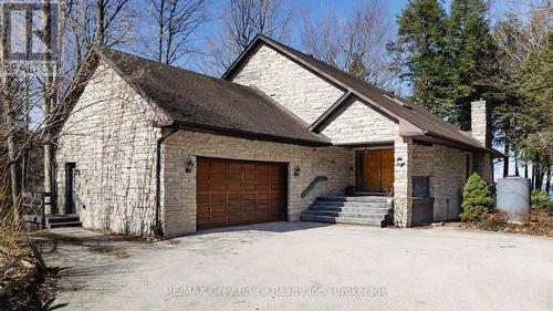 Double Car Garage - 128 Thornridge Road, Meaford, ON - Outdoor