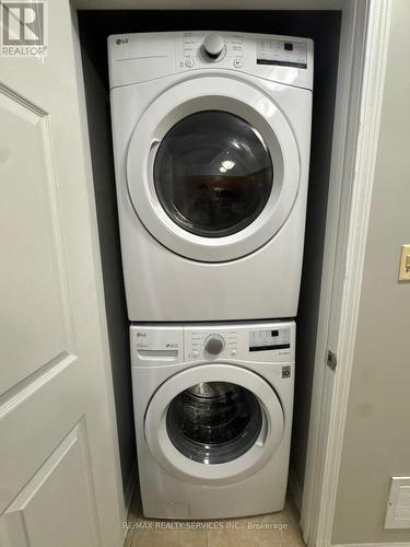 6 - 3032 Clayhill Road, Mississauga, ON - Indoor Photo Showing Laundry Room