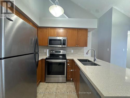 6 - 3032 Clayhill Road, Mississauga, ON - Indoor Photo Showing Kitchen With Double Sink