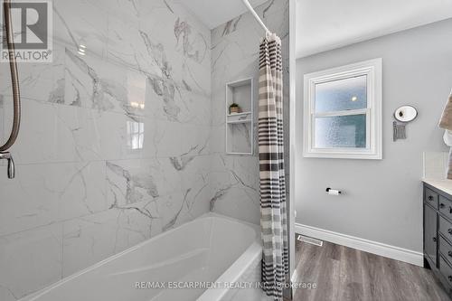4024 River Road, Haldimand, ON - Indoor Photo Showing Bathroom