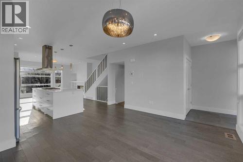 Open concept with neutral finishings - 2319 23 Avenue Sw, Calgary, AB - Indoor