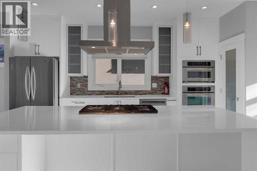 2319 23 Avenue Sw, Calgary, AB - Indoor Photo Showing Kitchen With Upgraded Kitchen
