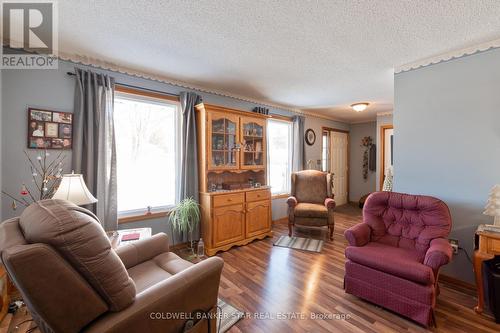 149 Fath Avenue, Aylmer, ON - Indoor Photo Showing Living Room