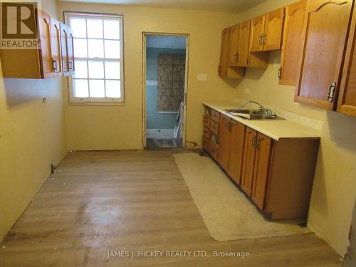 10 Iberville Street, Deep River, ON - Indoor Photo Showing Kitchen With Double Sink