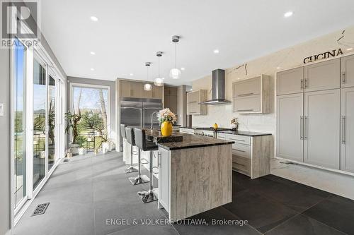 532 Leimerk Court, Ottawa, ON - Indoor Photo Showing Kitchen With Upgraded Kitchen