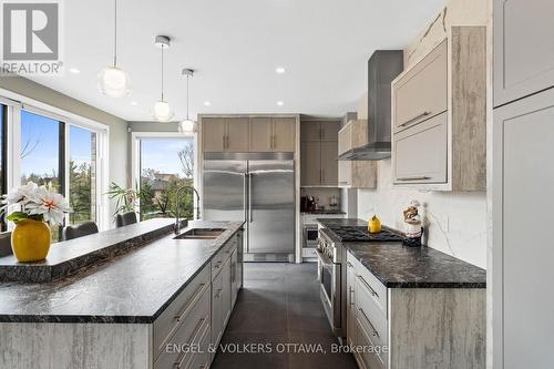 532 Leimerk Court, Ottawa, ON - Indoor Photo Showing Kitchen With Stainless Steel Kitchen With Upgraded Kitchen
