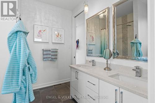 532 Leimerk Court, Ottawa, ON - Indoor Photo Showing Bathroom