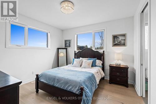 532 Leimerk Court, Ottawa, ON - Indoor Photo Showing Bedroom