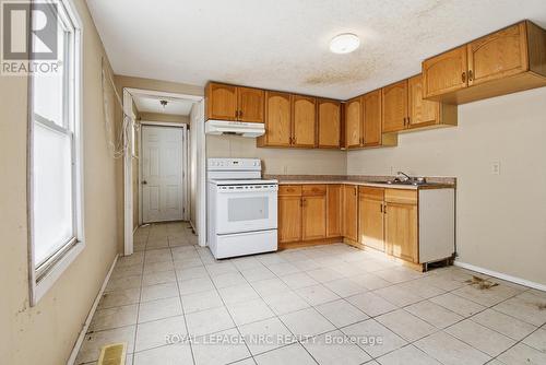 154 Fares Street, Port Colborne (East Village), ON - Indoor Photo Showing Kitchen