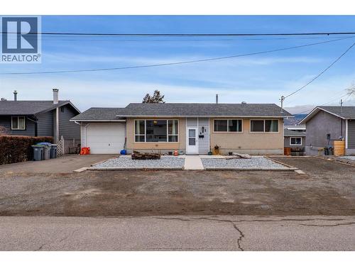 881 PEMBROKE Avenue  Kamloops, BC V2B 1Z2