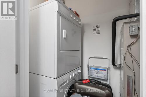 304 - 234 Rideau Street, Ottawa, ON - Indoor Photo Showing Laundry Room