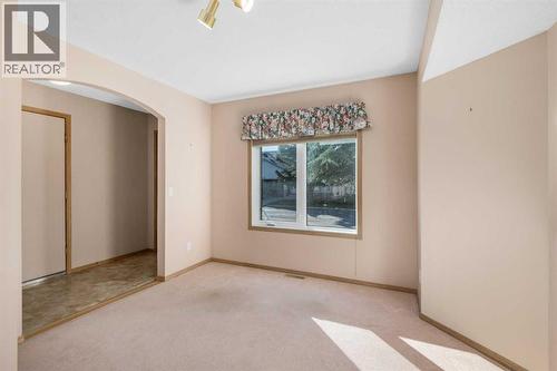 115 Chaparral Point Se, Calgary, AB - Indoor Photo Showing Other Room