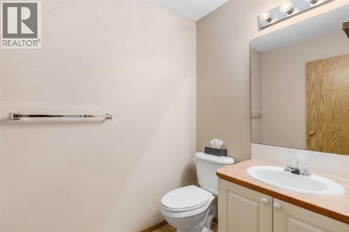 115 Chaparral Point Se, Calgary, AB - Indoor Photo Showing Bathroom