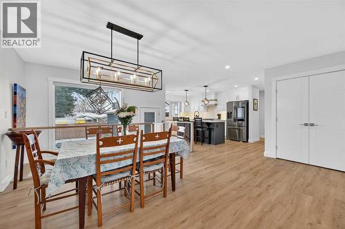 2720 41 Street Sw, Calgary, AB - Indoor Photo Showing Dining Room