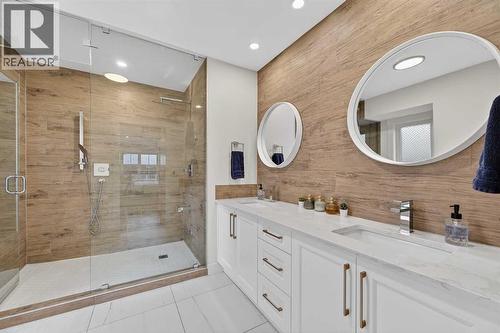 2720 41 Street Sw, Calgary, AB - Indoor Photo Showing Bathroom