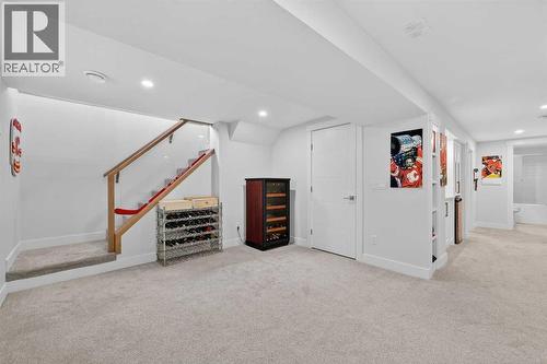 2720 41 Street Sw, Calgary, AB - Indoor