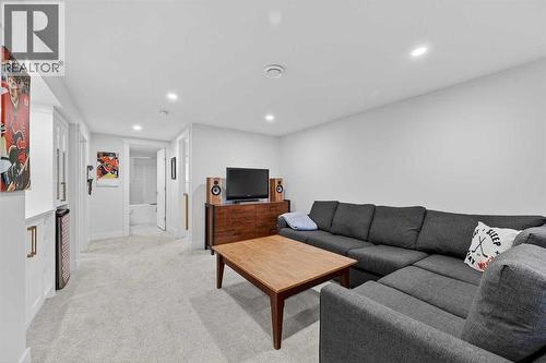 2720 41 Street Sw, Calgary, AB - Indoor