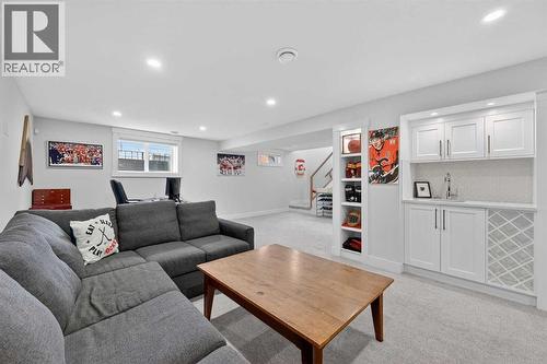 2720 41 Street Sw, Calgary, AB - Indoor