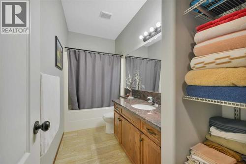 132 Illingworth Close, Red Deer, AB - Indoor Photo Showing Bathroom