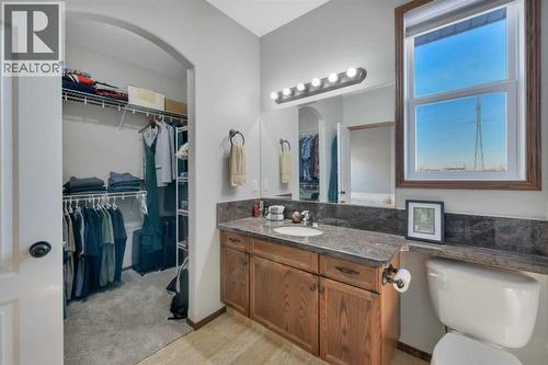 132 Illingworth Close, Red Deer, AB - Indoor Photo Showing Bathroom