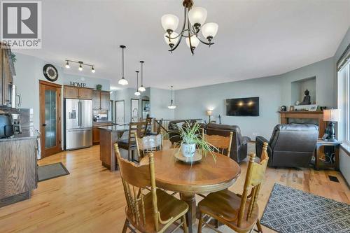 132 Illingworth Close, Red Deer, AB - Indoor Photo Showing Dining Room