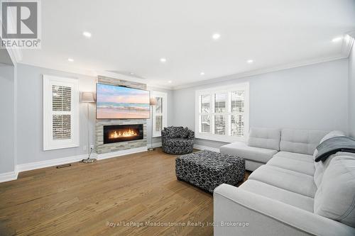 170 Crawford Crescent, Milton (Campbellville), ON - Indoor Photo Showing Living Room With Fireplace