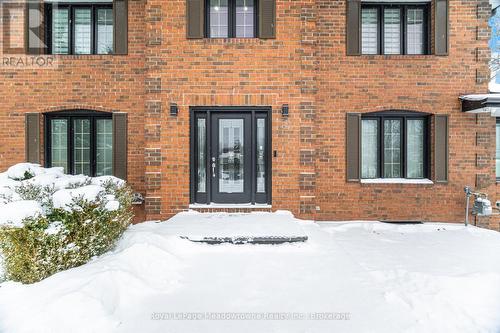 170 Crawford Crescent, Milton (Campbellville), ON - Outdoor With Exterior