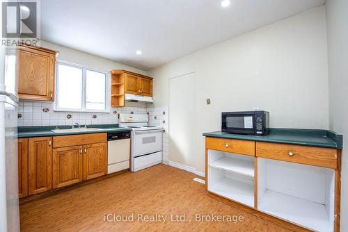 82 Griselda Crescent, Brampton, ON - Indoor Photo Showing Kitchen