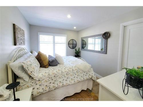 60 Lamila Street, Thamesville, ON 