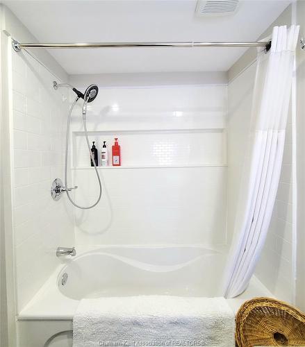 60 Lamila Street, Thamesville, ON 